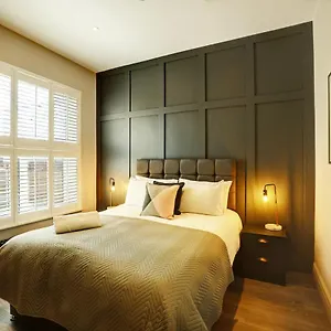  Apartment 60 Manchester Road